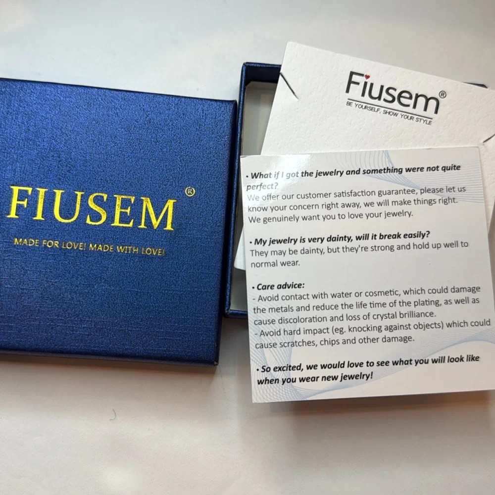 FIUSEM Men’s Stainless Steel Silver tone  Set chain & bracelet New in a box
